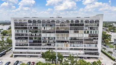 Main picture of Parkland Condominium