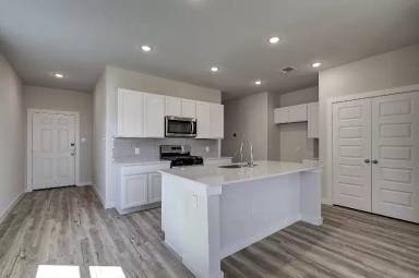 Main picture of 4323 Clarisse St
