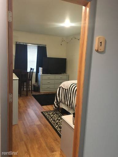 Main picture of 417 S Fess Ave