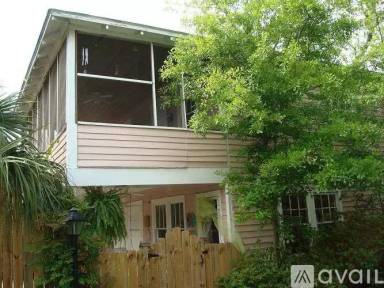 Main picture of 1566 Dauphin St