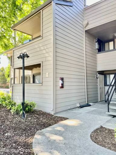 Main picture of Highland Condominiums