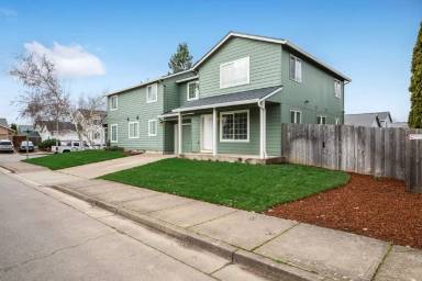 Main picture of 1497 Golden Ln N