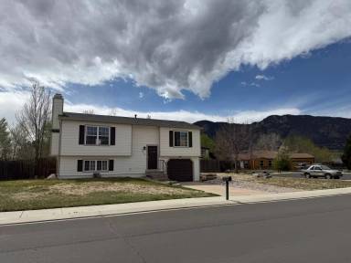 Main picture of 765 Crosstrail Dr