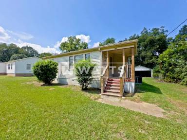 Main picture of 3121 Monroe Ave