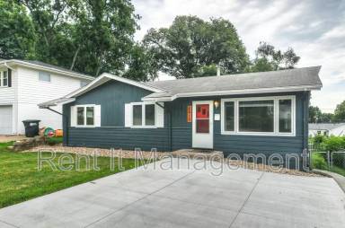 Main picture of 5415 Poppleton Ave