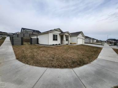 Main picture of 5668 W 32nd Ave