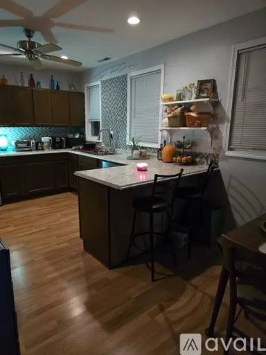 Main picture of 556 Carroll Ave
