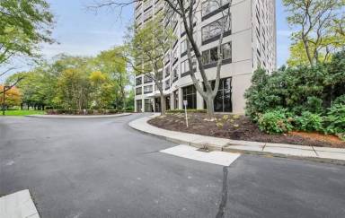 Main picture of Five Thousand Town Center Condos