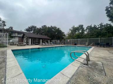 Main picture of 10480 Sunland Blvd