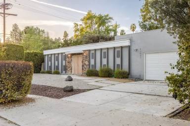 Main picture of 23921 Hatteras St