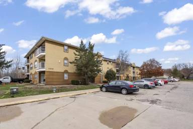 Main picture of Pointe West Apartments