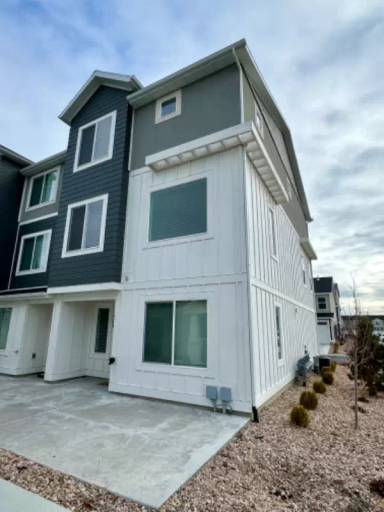Main picture of 1086 E Quarterdeck Way