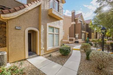 Main picture of 2758 Fountain Vista Ln