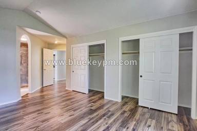 Main picture of 6608 NE 52nd St