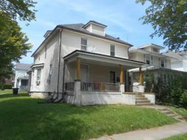 Main picture of 734 1/2 Putnam St