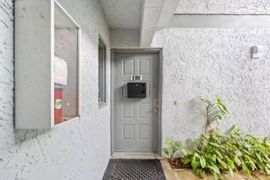 Main picture of 588 Fairways Ln