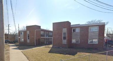 Main picture of 7806 S Troy St