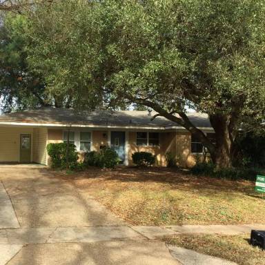 Main picture of 1203 Caroline Dr