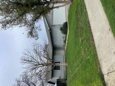 Main picture of 1903 Applewood St
