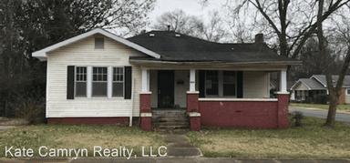 Main picture of 400 Gladys St
