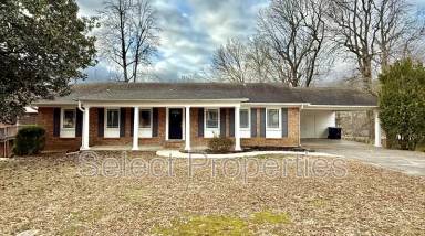 Main picture of 1401 Locust Dr