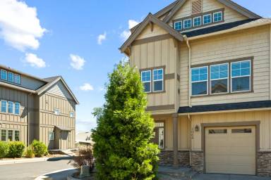 Main picture of 1064 SE Leonel Ln