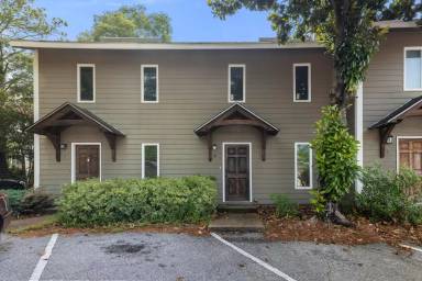 Main picture of 210 N Ross St