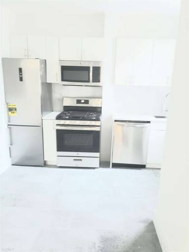 Main picture of 5995 Riverdale Ave