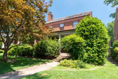 Main picture of 3237 Livingston St NW