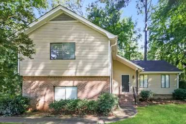 Main picture of 4223 King James Ct