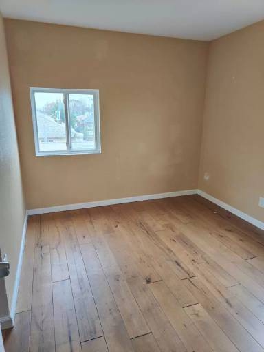Main picture of 3238 Webster Ave
