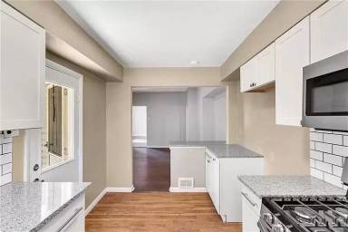 Main picture of 136 22nd St