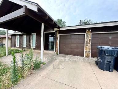 Main picture of 8300 NW 86th St