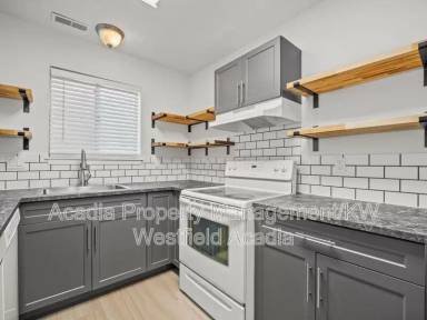 Main picture of 945 S Freedom Blvd