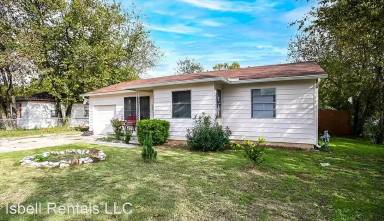 Main picture of 1406 N W S Young Dr