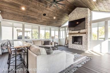 Main picture of 1508 S Kinderhook Ave