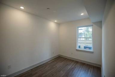 Main picture of 3213 Haverford Ave