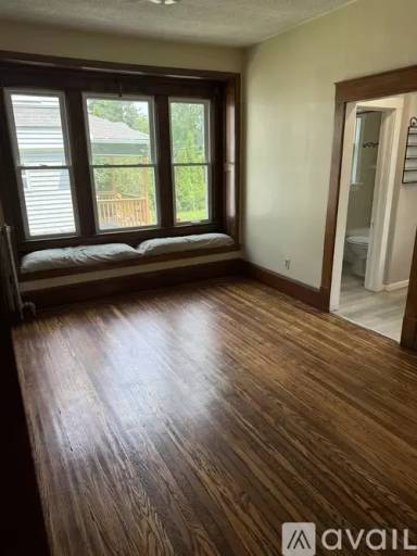 Main picture of 1289 W 111th St