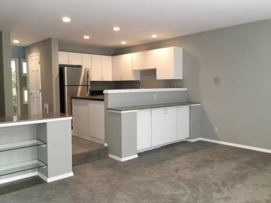 Main picture of 325 4th Ave