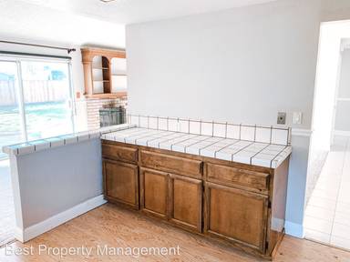 Main picture of 2396 Del Monte St