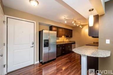 Main picture of 1000 Oakcrest St