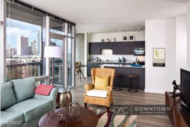 Main picture of 770 N La Salle Dr