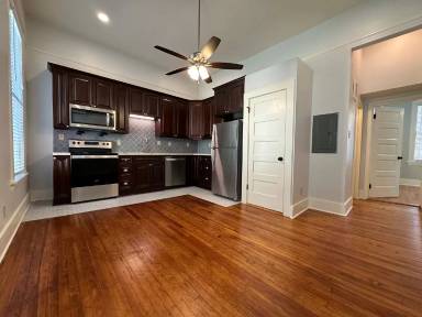 Main picture of 516 E 8th St