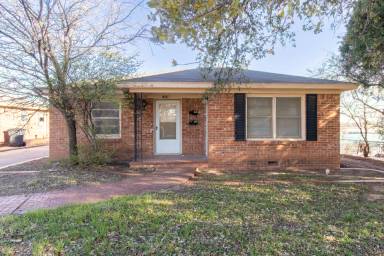 Main picture of 3206 9th St