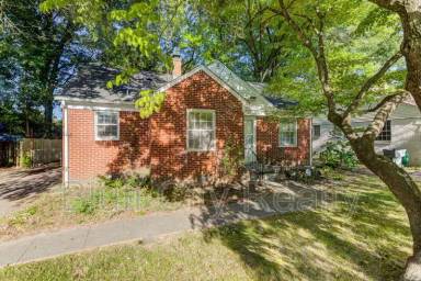 Main picture of 1071 Robin Hood Ln