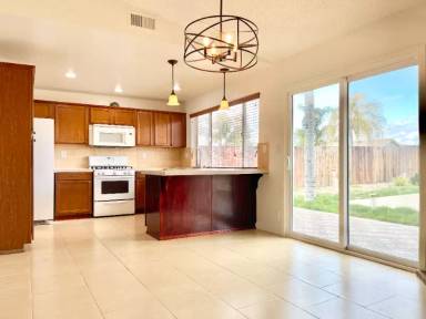 Main picture of 29685 Park City Ave