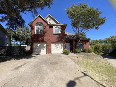 Main picture of 903 Freshwood Ct