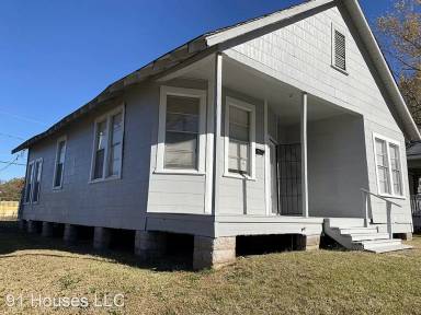 Main picture of 2638 Lillian St