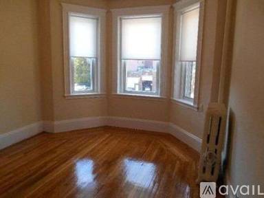 Main picture of 11 Royce Rd