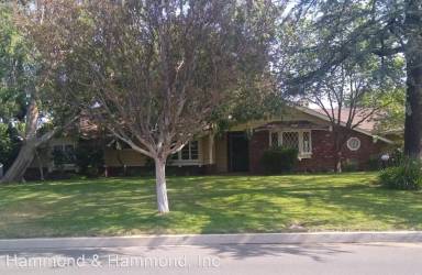 Main picture of 18247 Kinzie St